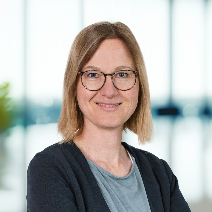 Evi  <br> Mayer